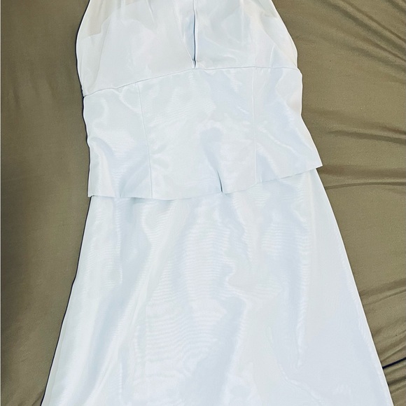 Elegant White Strapless Dress - Picture 1 of 1